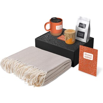 Подарочный набор «Re:y. Nest» с пледом, кружкой и вареньем