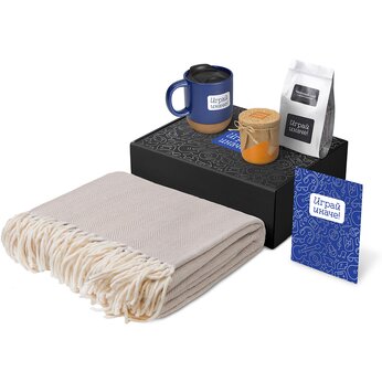 Подарочный набор «Re:y. Nest» с пледом, кружкой и вареньем